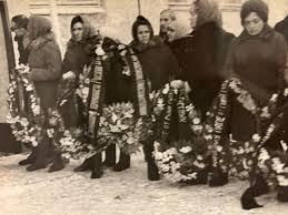 Фото Это было засекречено. В Новосибирске показали жуткие кадры похорон в СССР 2